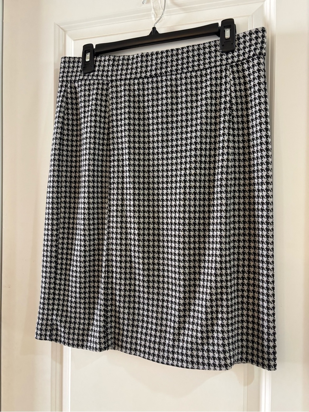 Classic Houndstooth A-Line Womens Skirt - Black & White